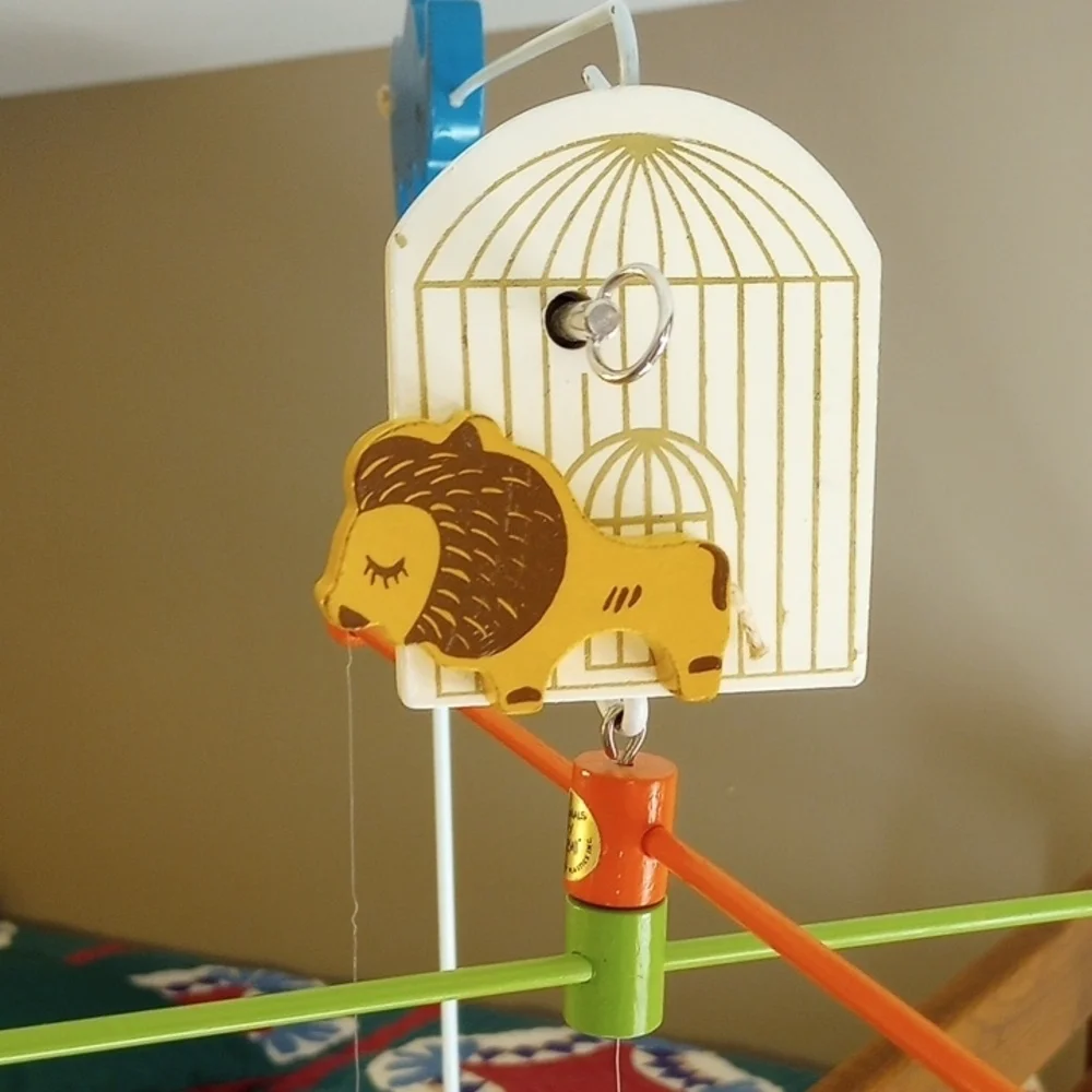Vintage Baby Bed Mobile for Babies With Music Box - Picture 3 of 12